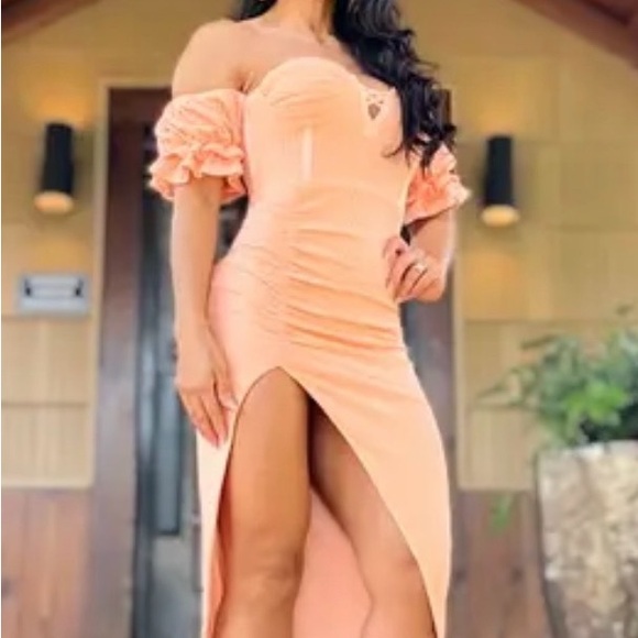 Miss Circle Peach Puff Sleeve Midi Dress - Picture 5 of 5